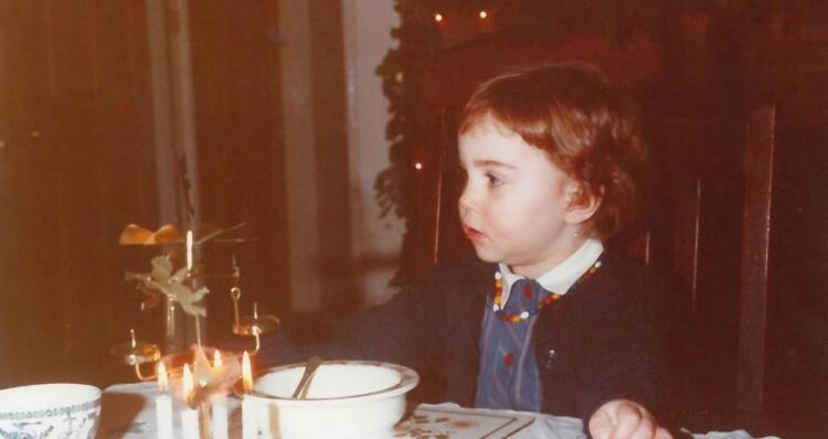 A e dini se cili personazh i famshëm është vogëlushja në foto?