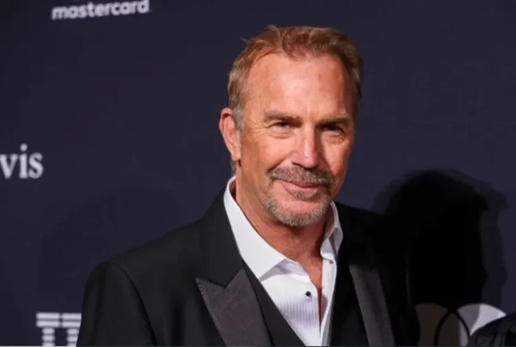 Kevin Costner, në një lidhje me Jewel, disa muaj pas divorcit të tij