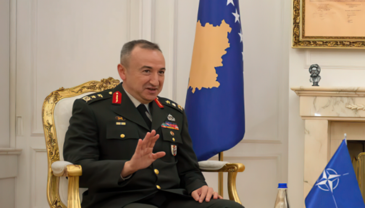 Komandanti i KFOR: Situata në veri është e qetë, por mbetet e brishtë