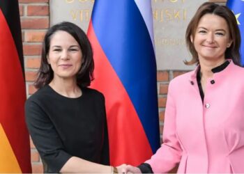 Gjermania apel Serbisë: Nuk mund të ulesh në dy karrige