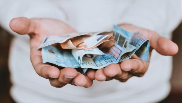 21 mijë familje në nevojë në Kosovë, qeveria ndan 5 mln euro për…