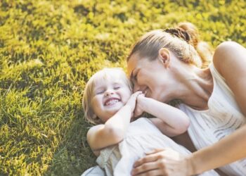 Zëri i nënës mund të qetësojë stresin po aq sa një përqafim