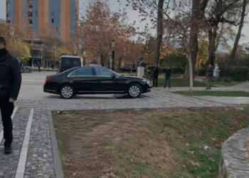 Frikë nga përplasjet, socialistët dhe Nikolla mbërrijnë më herët në Kuvend