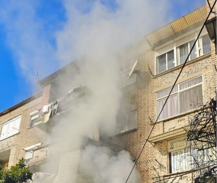 Merr flakë banesa në katin e parë të një pallati në Tiranë