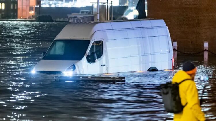 Stuhia ‘Zoltan’ godet Gjermaninë, paralajmërohen përmbytje