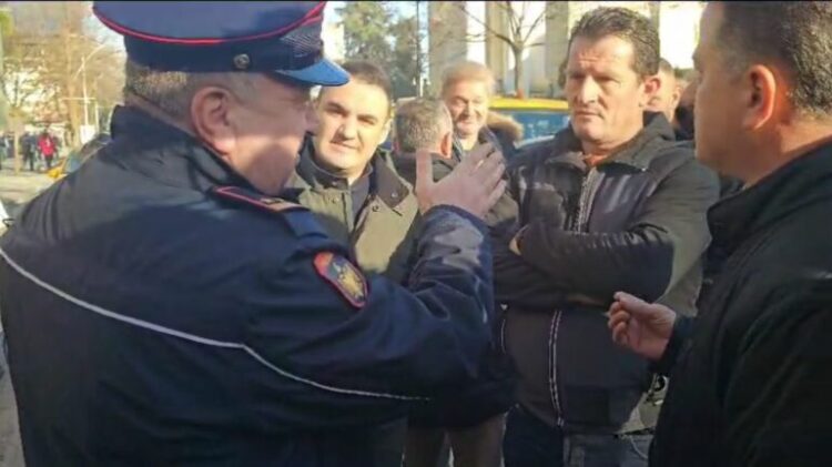 “Hapeni rrugën”, Noka-policisë: Duhet të kishit marrë masa!