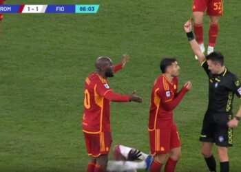 Dëmtim, traversë dhe dy të kuq! Roma reziston përballë Fiorentinës