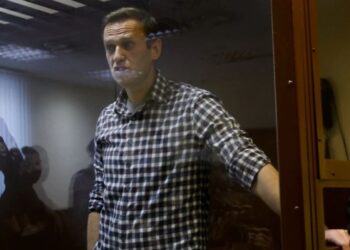 Zbulohet Navalny, ai po mbahet në një vendburgim në Siberi!