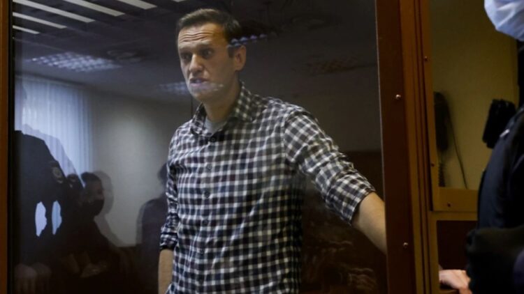 Zbulohet Navalny, ai po mbahet në një vendburgim në Siberi!