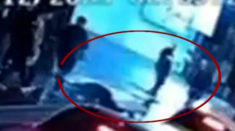 Plagosja e 3 të rinjve në Greqi/ Policia arreston njërin nga autorët