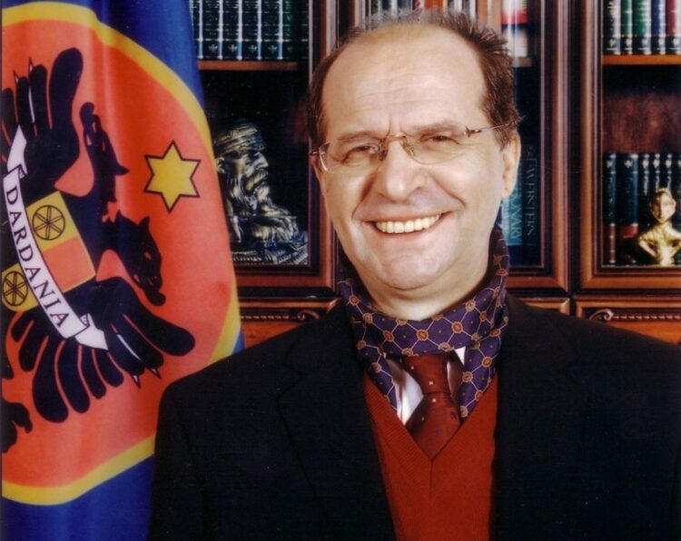 Osmani përkujton Rugovën: Arkitekti i Kosovës së pavarur