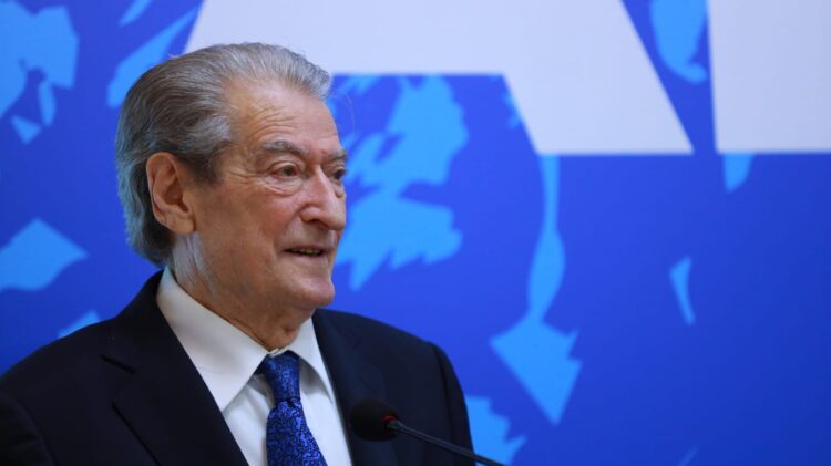 A janë ftohur marrëdhënien me Partinë e Lirisë? Si përgjigjet Berisha