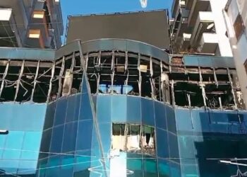 Flakët u shuan pas 11 orësh, çfarë la pas zjarri në Lushnjë!