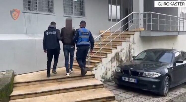 500 euro për emigrantë, 22-vjeçari arrestohet në Gjirokastër