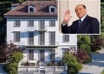 As një vit nga vdekja e babait, fëmijët e Berlusconit shesin vilën