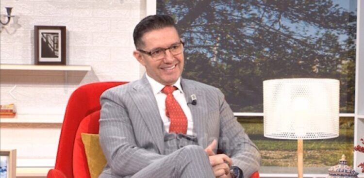 Çudit Doktori: Burri solli gruan dhe të dashurën njëkohësisht në klinikë