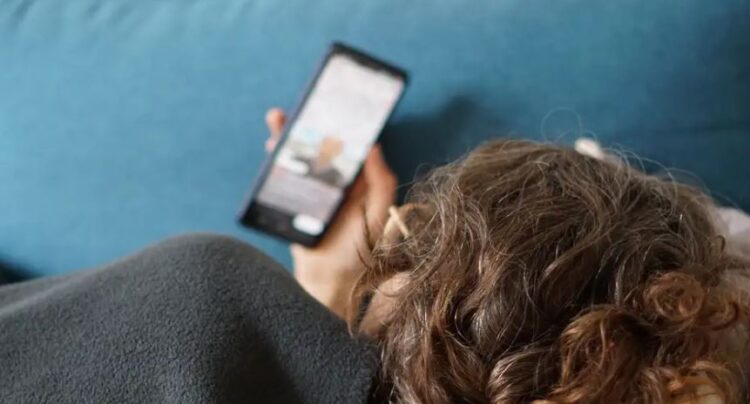 Ç’duhet bërë për të luftuar varësinë nga mediat sociale?