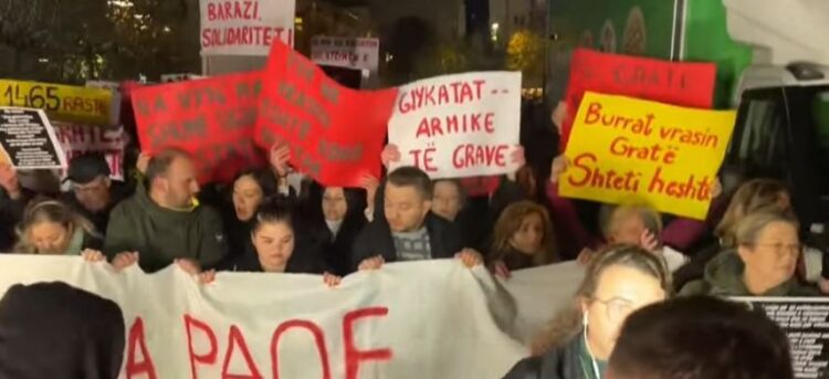“Gjykatat armike të grave”-Nis protesta për vrasjen e Liridonës