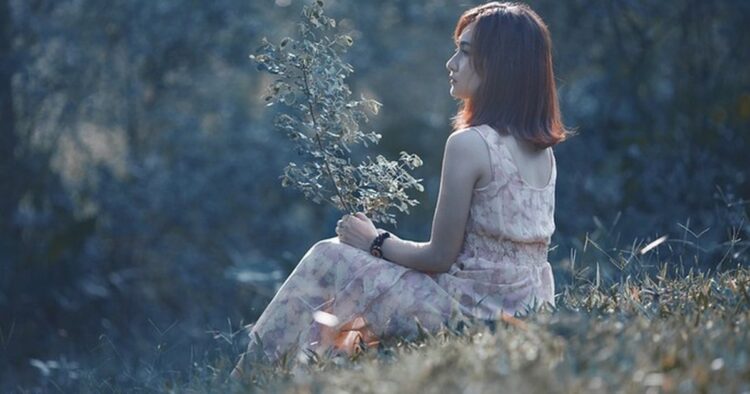 Të pëlqen të rrish vetëm? Ja çfarë do të thotë sipas psikologes