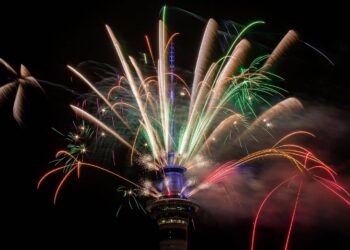 Mbërrin Viti i Ri në Zelandën e Re, spektakël fishekzjarrësh