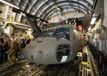 FOTO/ Mbërrijnë nga SHBA helikopterët e parë UH-60 Black Hawk