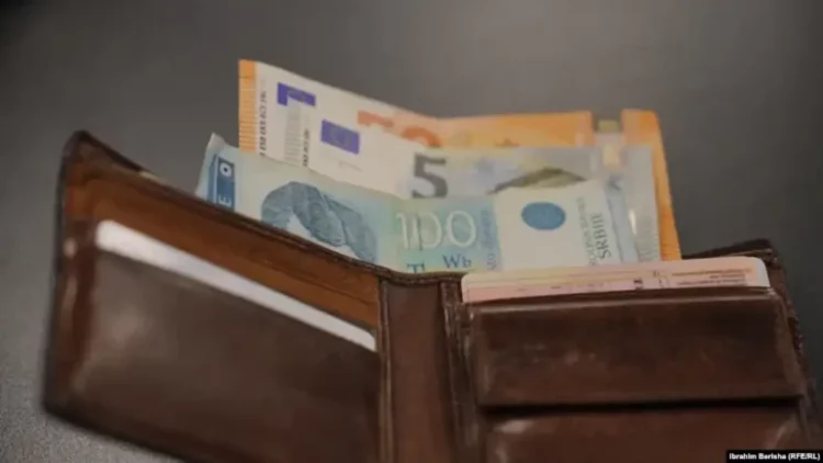 BQK vendosi shfuqizimin e dinarit serb, BE i kërkon sqarime