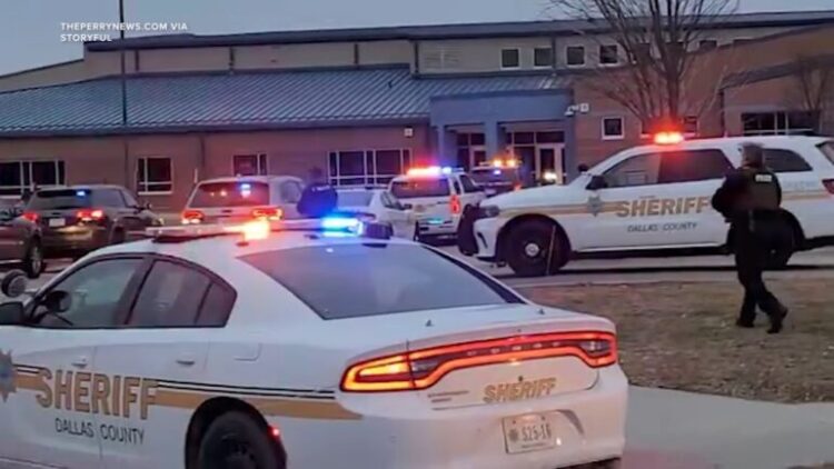 SHBA, sulm me armë zjarri brenda gjimnazit, autori vret disa persona