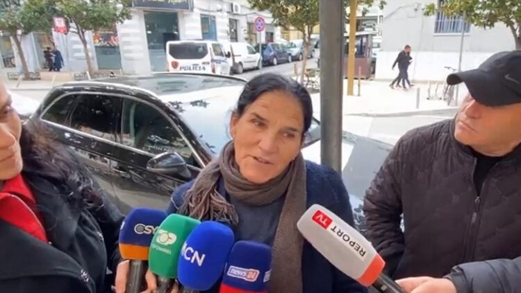 Vetëvrasja e 41 vjeçares, vjehrra: Bedrija ka fjetur mbi lekët e…