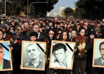 Sot 13 vite nga “21 Janari”, katër protestues mbetën të vrarë