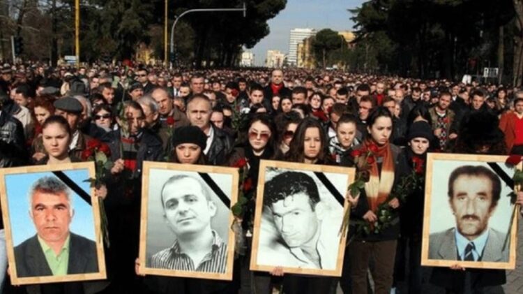 Sot 13 vite nga “21 Janari”, katër protestues mbetën të vrarë