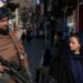 Talibanët arrestojnë gratë, shkak… nuk ndjekin kodin e veshjes