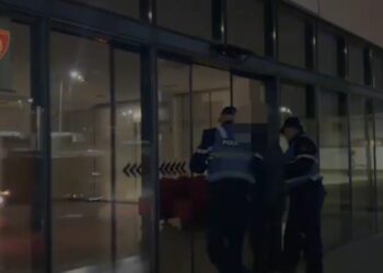 Mashtronin për makina me qira, pranga 29-vjeçarit