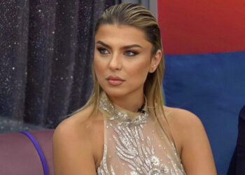 Ledhatime në oborr/ Rikja habit banorët me veshjen provokuese