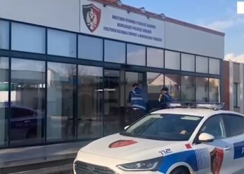 Tentoi ti vidhte çantën me lekë pensionistes, arrestohet 34-vjeçari
