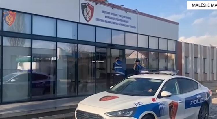 Tentoi ti vidhte çantën me lekë pensionistes, arrestohet 34-vjeçari