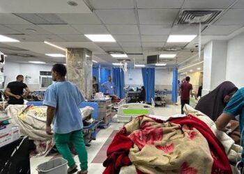 Lufta në Gaza, mjeku: Ne duhet të vendosim kë të shpëtojmë dhe…