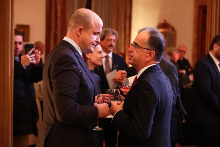 Begaj me diplomatët: Shqipëria do të ndjekë të njëjtën politikë të jashtme me BE e SHBA