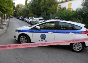 I gjeten drogë dhe armë në banesë, arrestohet i riu shqiptar