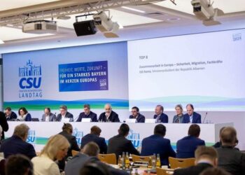 Takimi me kryeministrin bavarez, media gjermane: Rama u thirr për kampet e refugjatëve…