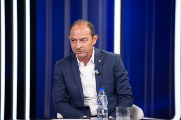 ‘Hetimi duhet të fillojë te imami’, Gjinishi kërkon ndëshkimin e…