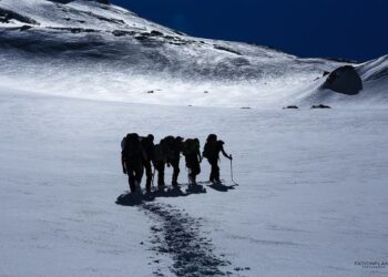 Dy turistë zviceranë bllokohen në Malin e Korabit, merren masa