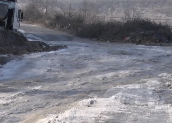 Akulli pushton aksin Burrel-Skuraj, shoferët apel: Të merren…