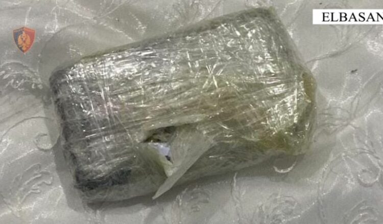 Kërkohej për prodhim e shitje lëndësh narkotike, kapet 66-vjeçari