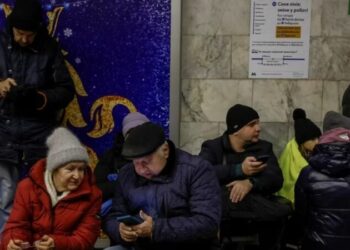 Bien sirenat në gjithë Ukrainën, Rusia e sulmon me breshëri raketash