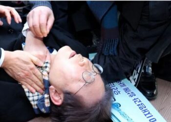 Pamje të rënda, goditet me thikë në qafë drejtuesi i opozitës