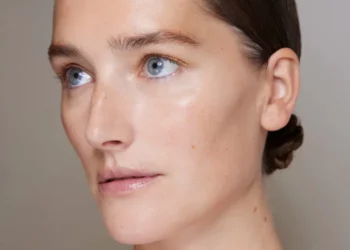 Në vend të botoksit: 3 mënyra alternative kundër plakjes