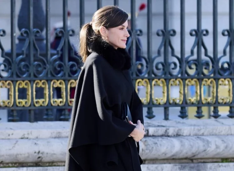 Si të vishni një fund të gjatë me taka kotele si Mbretëresha Letizia