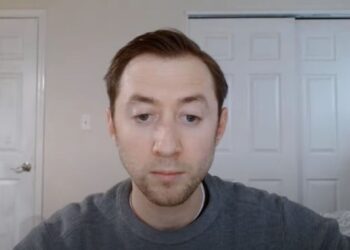 Ngjarje horror, djali vret babain dhe poston video me kokën e prerë