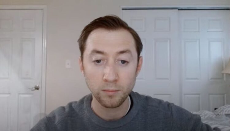 Ngjarje horror, djali vret babain dhe poston video me kokën e prerë