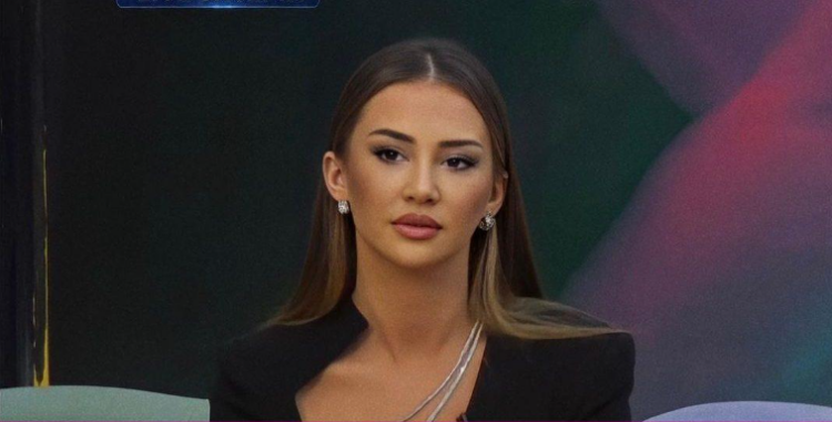 Kiara tregon momentin emocionues, bebushja i … (VIDEO)